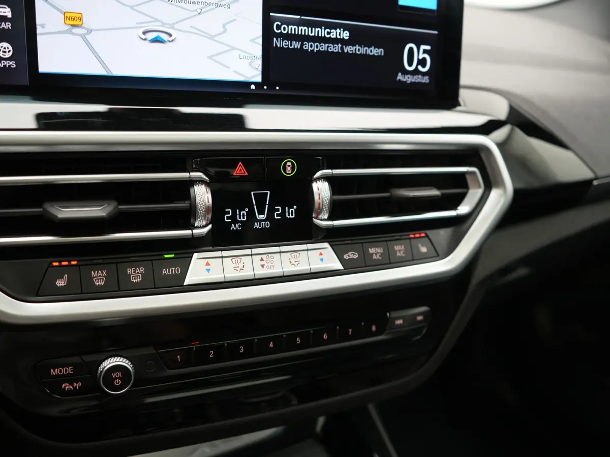 xDrive30e PHEV FACELIFT 293pk Dealer O.H | Trekhaak | Panodak | 360 Camera | Lederen Sportstoelen Verwarmd | Cruise Control | Apple Carplay | Virtual | Navigatie | DAB | 18"L.M | Plug In Hyb