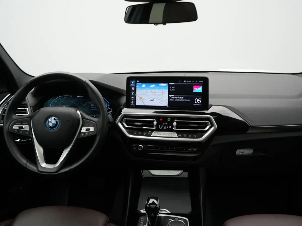 xDrive30e PHEV FACELIFT 293pk Dealer O.H | Trekhaak | Panodak | 360 Camera | Lederen Sportstoelen Verwarmd | Cruise Control | Apple Carplay | Virtual | Navigatie | DAB | 18"L.M | Plug In Hyb