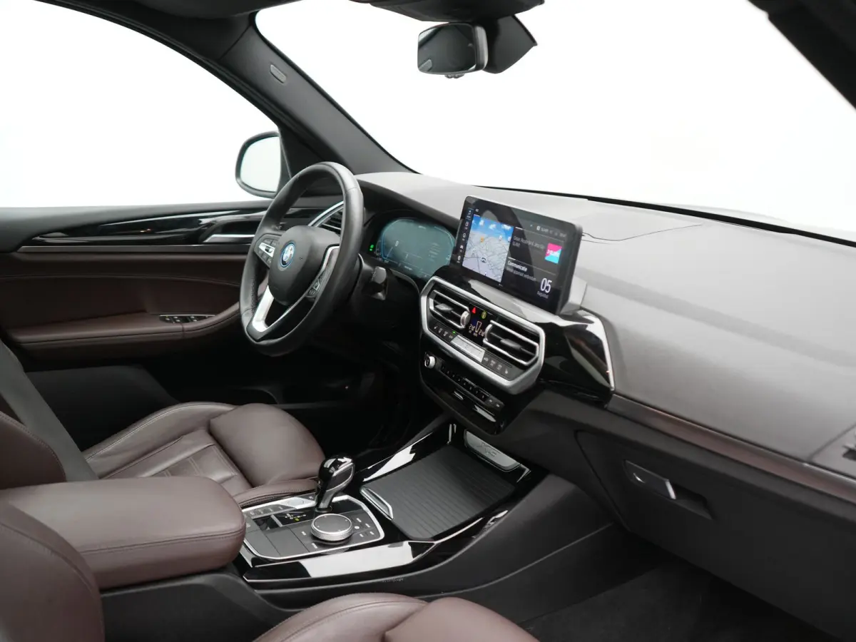 xDrive30e PHEV FACELIFT 293pk Dealer O.H | Trekhaak | Panodak | 360 Camera | Lederen Sportstoelen Verwarmd | Cruise Control | Apple Carplay | Virtual | Navigatie | DAB | 18"L.M | Plug In Hyb