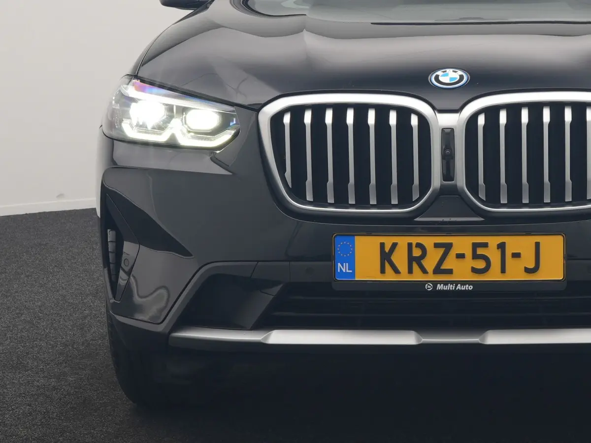 xDrive30e PHEV FACELIFT 293pk Dealer O.H | Trekhaak | Panodak | 360 Camera | Lederen Sportstoelen Verwarmd | Cruise Control | Apple Carplay | Virtual | Navigatie | DAB | 18"L.M | Plug In Hyb