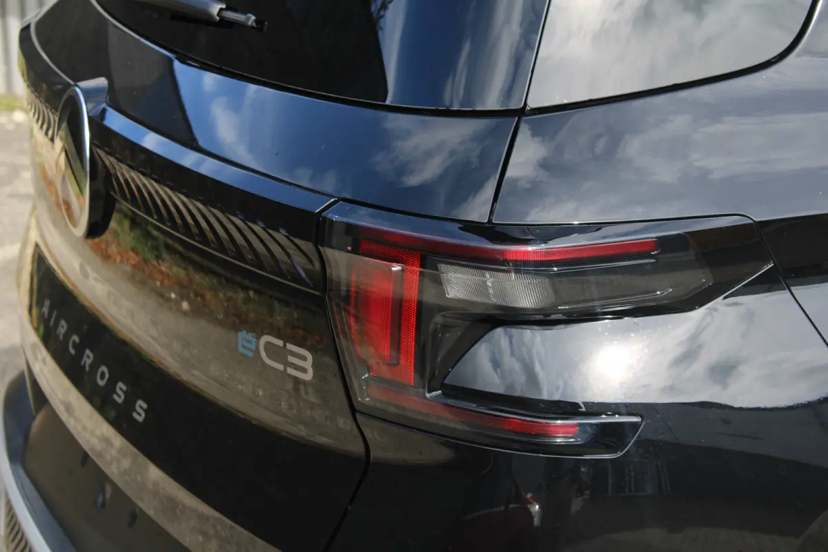 Plus 113pk Extended Range 54 kWh Camera | Climate Control | Cruise Control | Apple Carplay/Android Auto