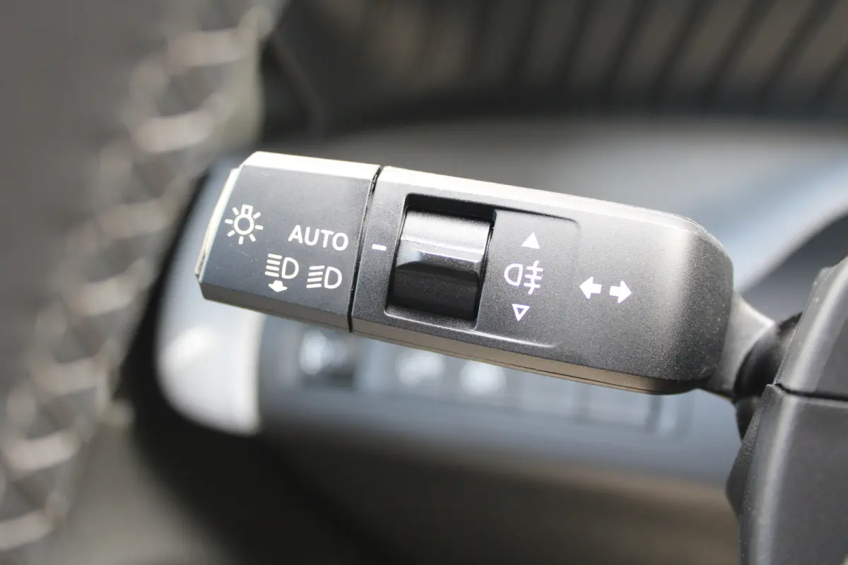 Plus 113pk Extended Range 54 kWh Camera | Climate Control | Cruise Control | Apple Carplay/Android Auto