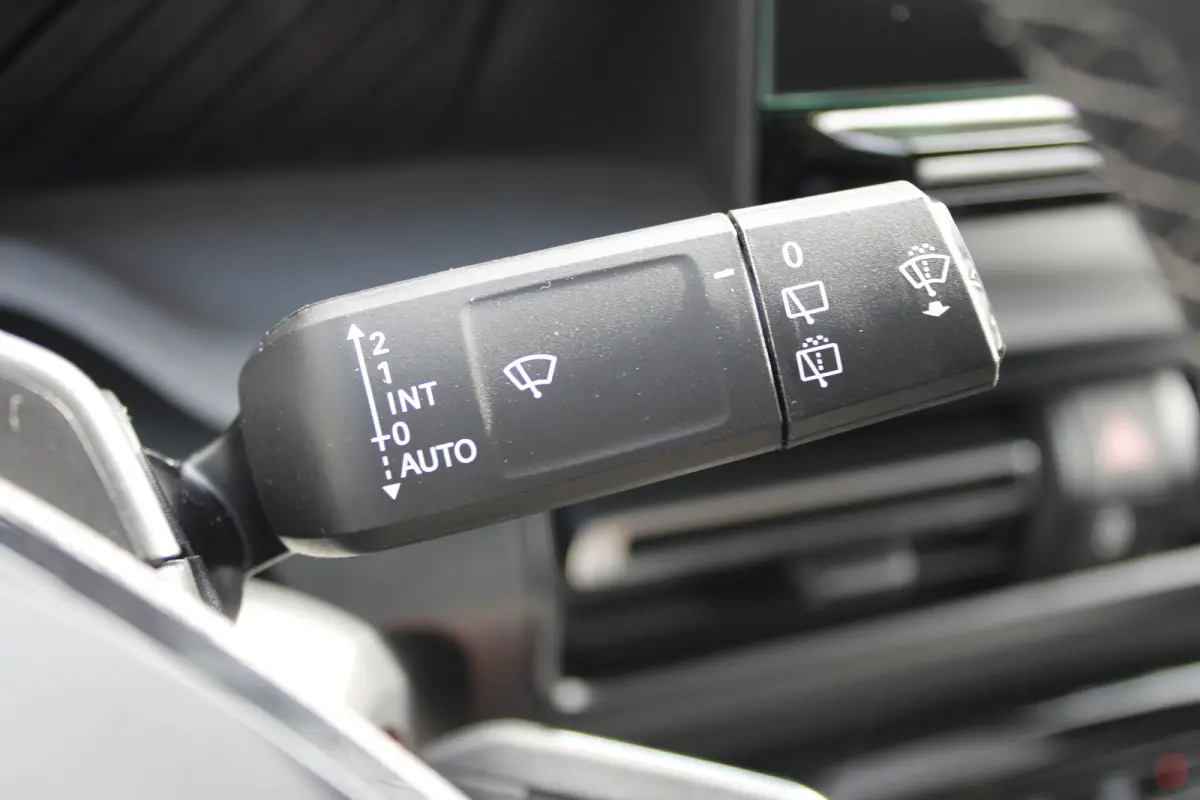 Plus 113pk Extended Range 54 kWh Camera | Climate Control | Cruise Control | Apple Carplay/Android Auto