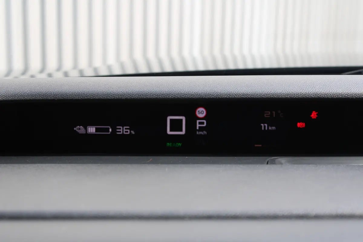 Plus 113pk Extended Range 54 kWh Camera | Climate Control | Cruise Control | Apple Carplay/Android Auto