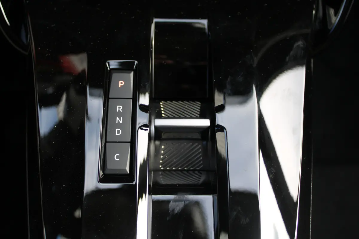 Plus 113pk Extended Range 54 kWh Camera | Climate Control | Cruise Control | Apple Carplay/Android Auto