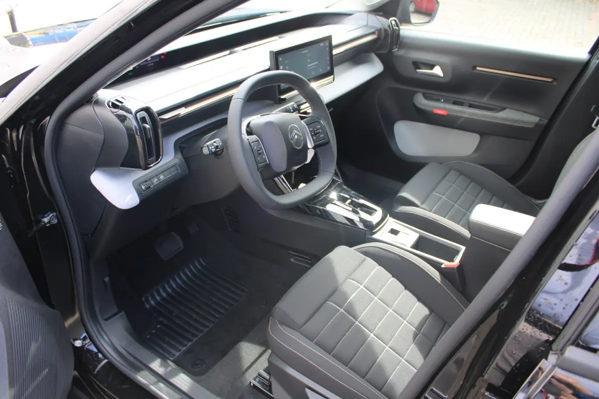 Plus 113pk Extended Range 54 kWh Camera | Climate Control | Cruise Control | Apple Carplay/Android Auto
