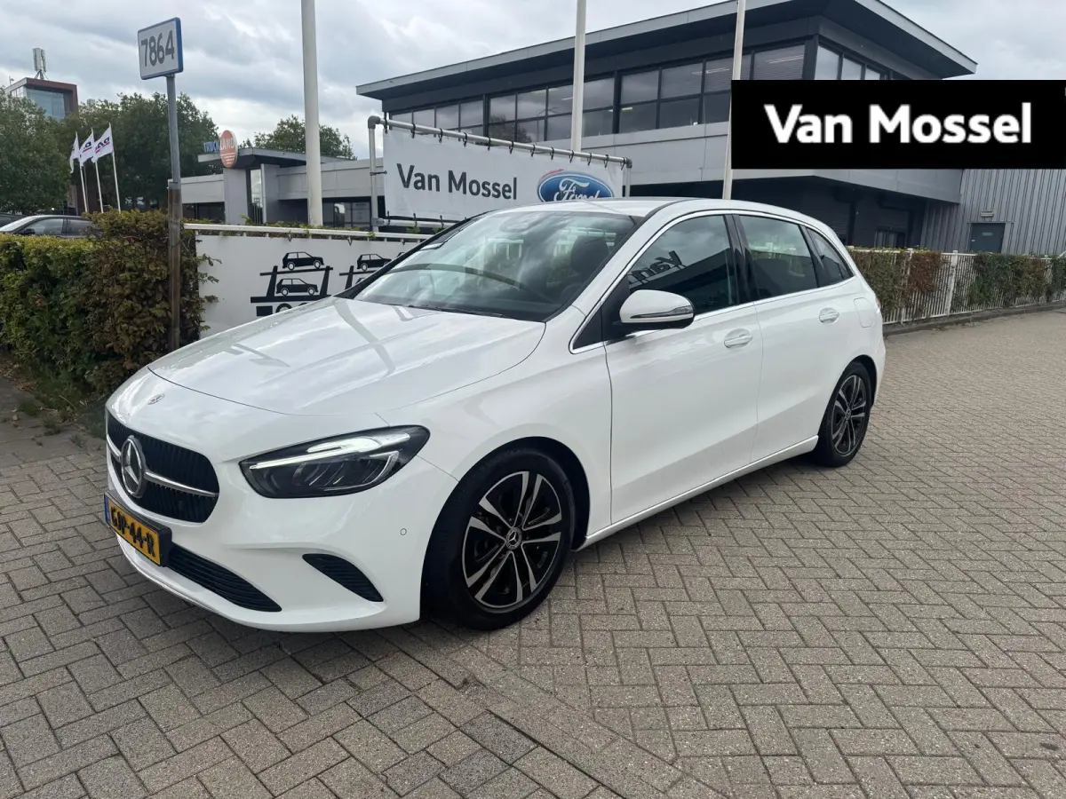 180 Star Edition Luxury Line | Navigatie | Climate Controle | Trekhaak | Stoelverwarming Voor | Achteruitrijcamera | Dodehoekdetectie | Keyless Entry |