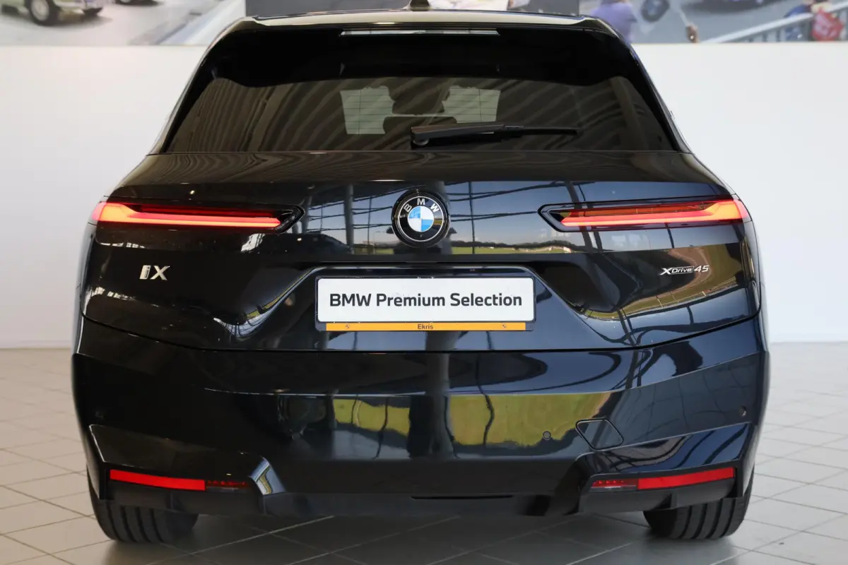 xDrive45 | Elektrische Trekhaak | Stoelventilatie voorin | Driving Assistant (plus) | Head-up Display | Harman Kardon |