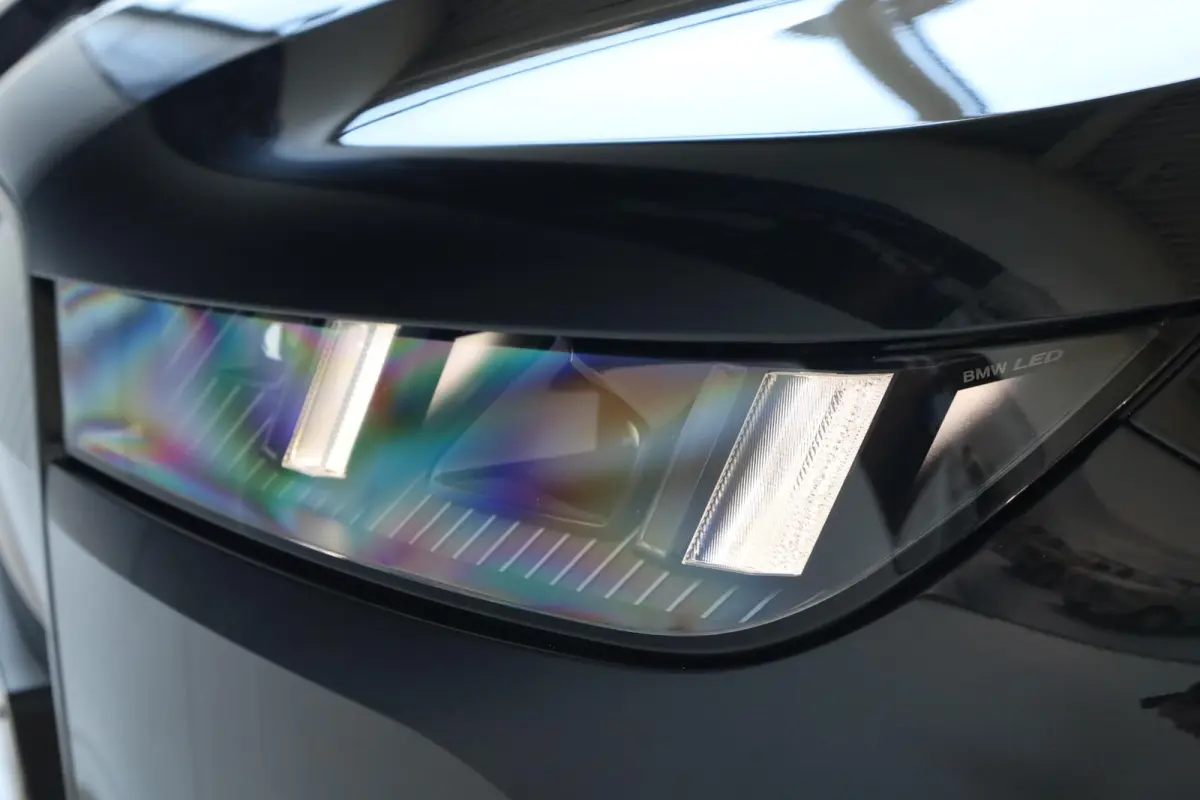 xDrive45 | Elektrische Trekhaak | Stoelventilatie voorin | Driving Assistant (plus) | Head-up Display | Harman Kardon |