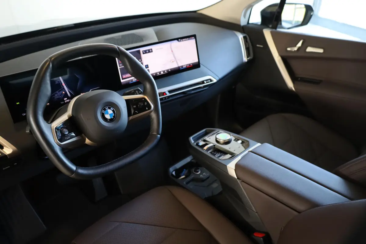 xDrive45 | Elektrische Trekhaak | Stoelventilatie voorin | Driving Assistant (plus) | Head-up Display | Harman Kardon |