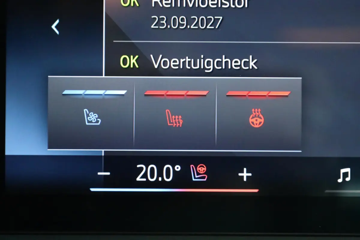 xDrive45 | Elektrische Trekhaak | Stoelventilatie voorin | Driving Assistant (plus) | Head-up Display | Harman Kardon |