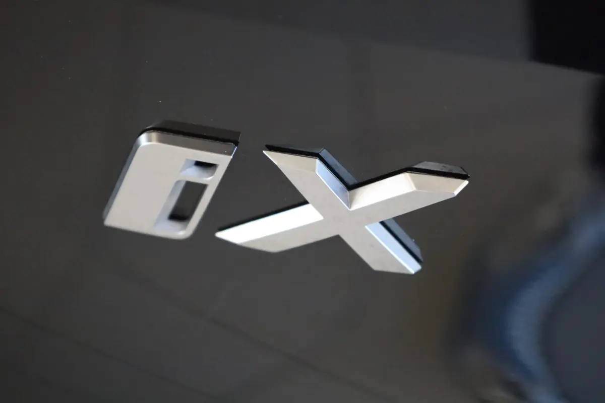 xDrive45 | Elektrische Trekhaak | Stoelventilatie voorin | Driving Assistant (plus) | Head-up Display | Harman Kardon |