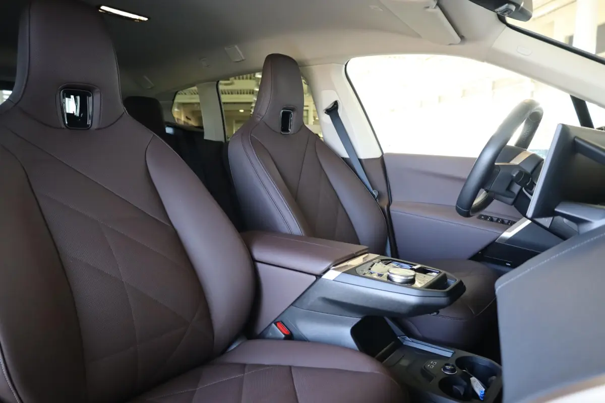 xDrive45 | Elektrische Trekhaak | Stoelventilatie voorin | Driving Assistant (plus) | Head-up Display | Harman Kardon |