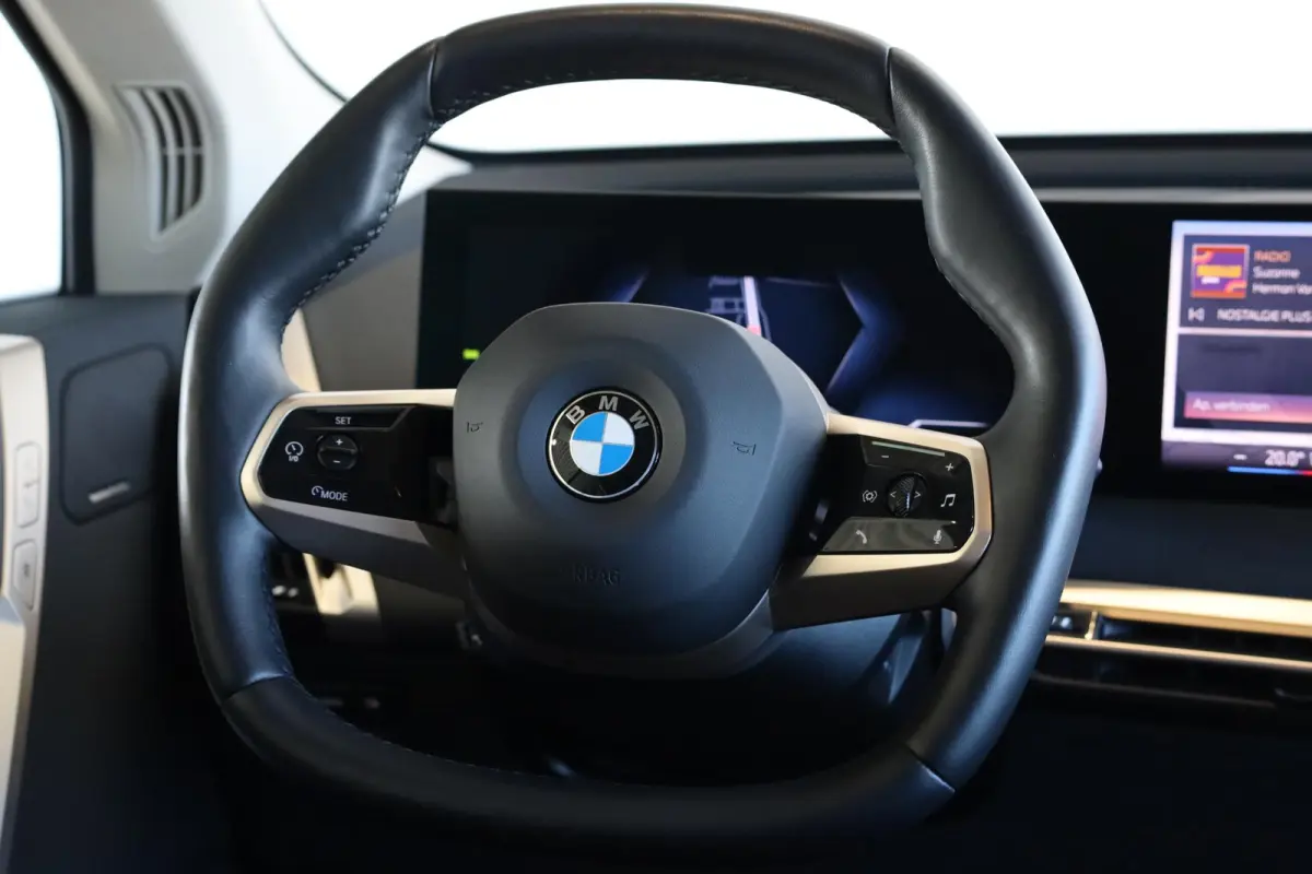 xDrive45 | Elektrische Trekhaak | Stoelventilatie voorin | Driving Assistant (plus) | Head-up Display | Harman Kardon |