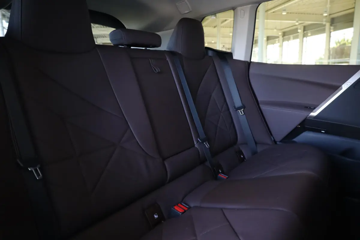 xDrive45 | Elektrische Trekhaak | Stoelventilatie voorin | Driving Assistant (plus) | Head-up Display | Harman Kardon |