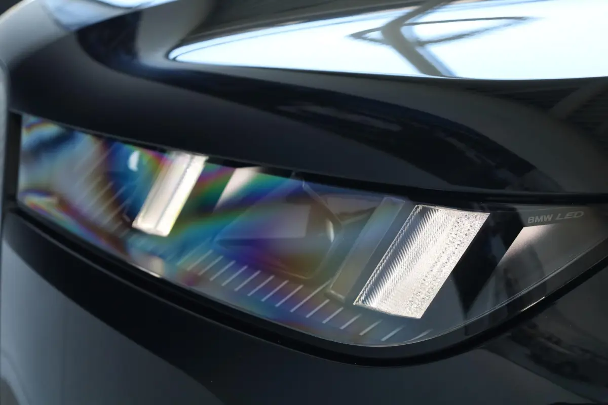 xDrive45 | Elektrische Trekhaak | Stoelventilatie voorin | Driving Assistant (plus) | Head-up Display | Harman Kardon |