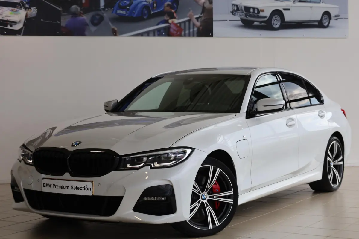 330e | M Sportpakket | Adaptieve Cruise Control | Head-Up | Comfort Access