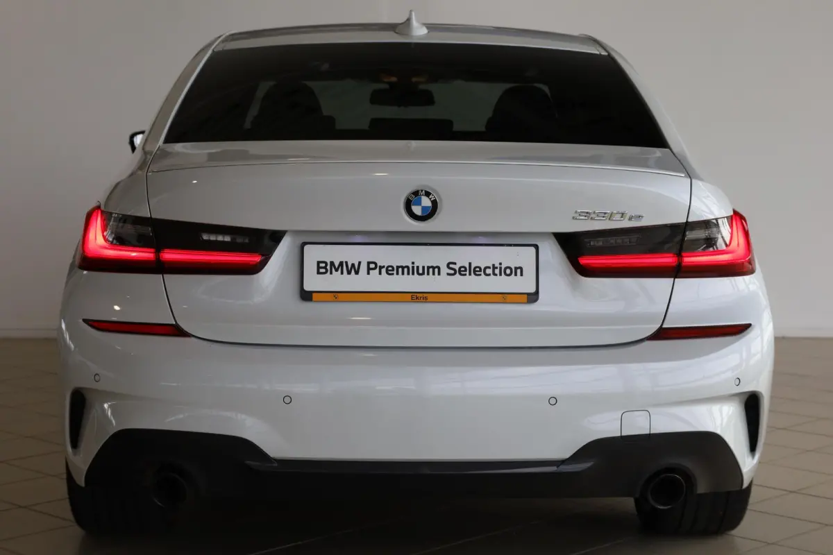 330e | M Sportpakket | Adaptieve Cruise Control | Head-Up | Comfort Access