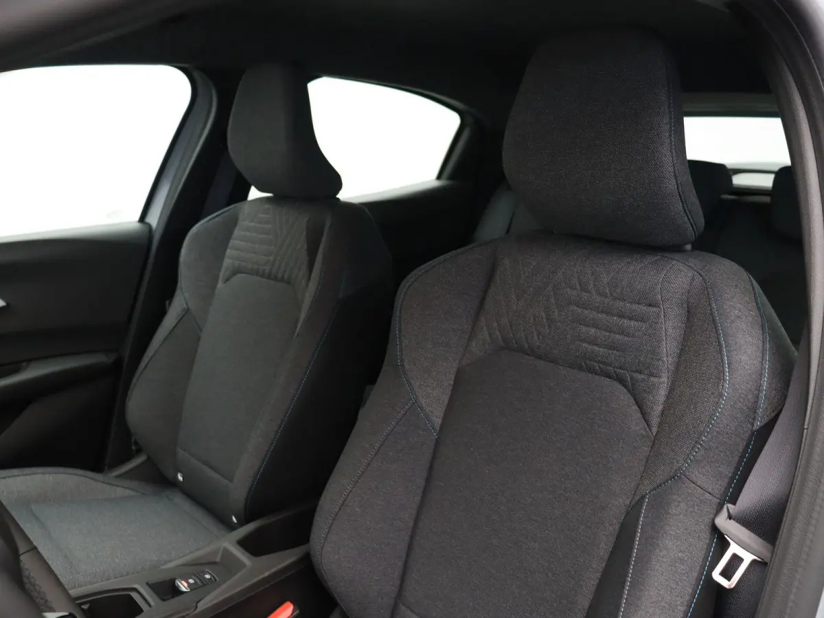 Hybrid 160pk evolution | Vijf jaar garantie | All season banden | Adaptieve cruise control | Apple carplay / Android auto |