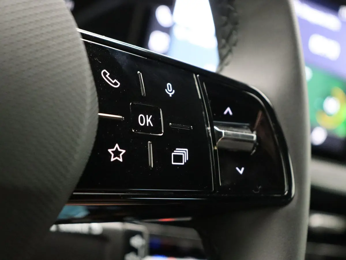 Hybrid 160pk evolution | Vijf jaar garantie | All season banden | Adaptieve cruise control | Apple carplay / Android auto |