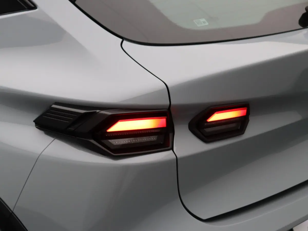 Hybrid 160pk evolution | Vijf jaar garantie | All season banden | Adaptieve cruise control | Apple carplay / Android auto |