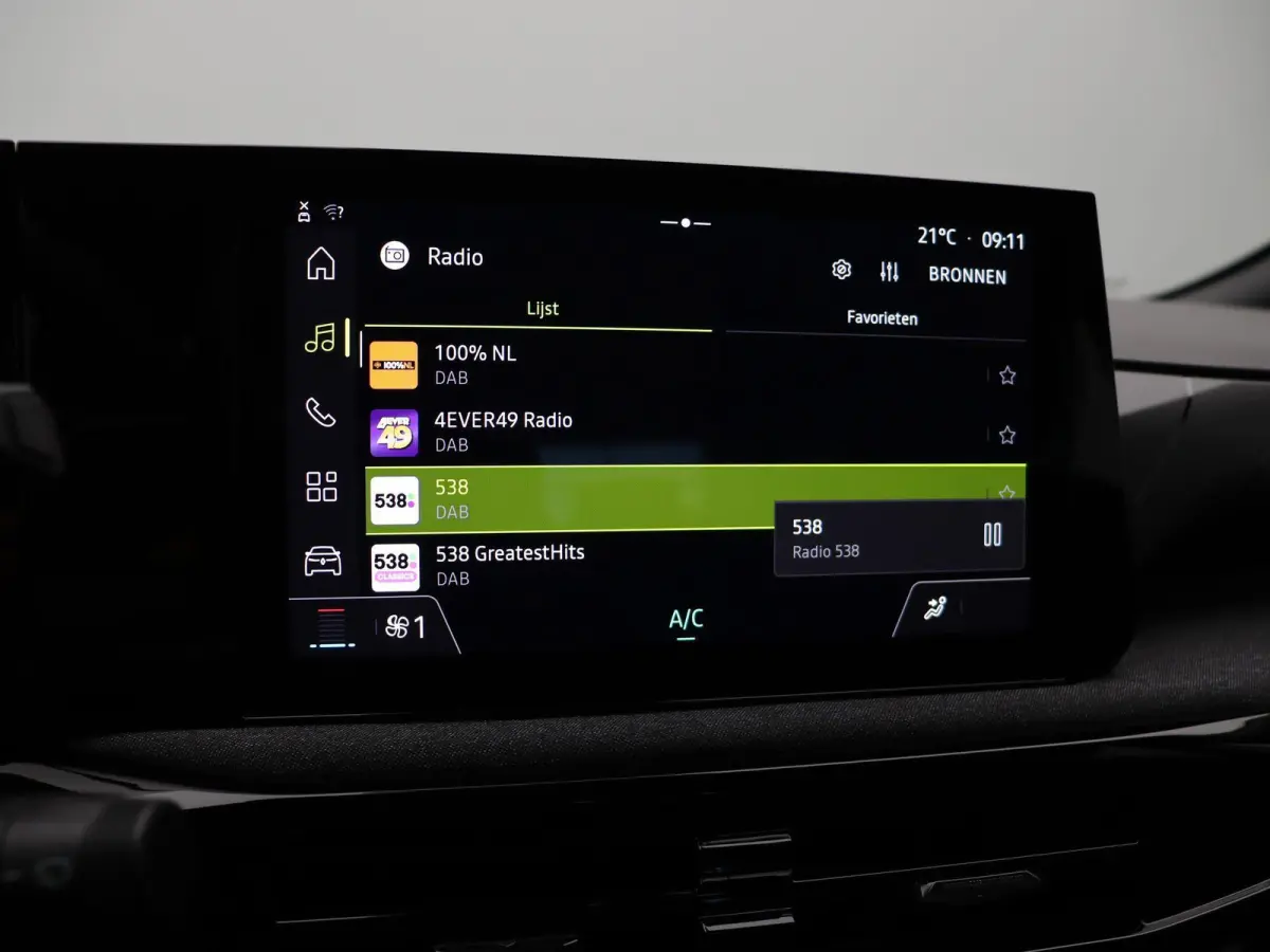 Hybrid 160pk evolution | Vijf jaar garantie | All season banden | Adaptieve cruise control | Apple carplay / Android auto |
