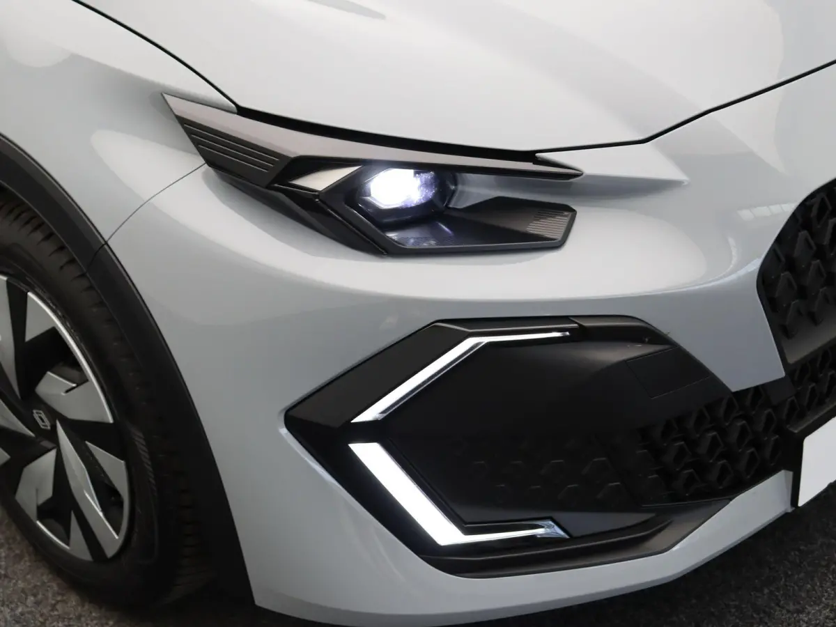 Hybrid 160pk evolution | Vijf jaar garantie | All season banden | Adaptieve cruise control | Apple carplay / Android auto |
