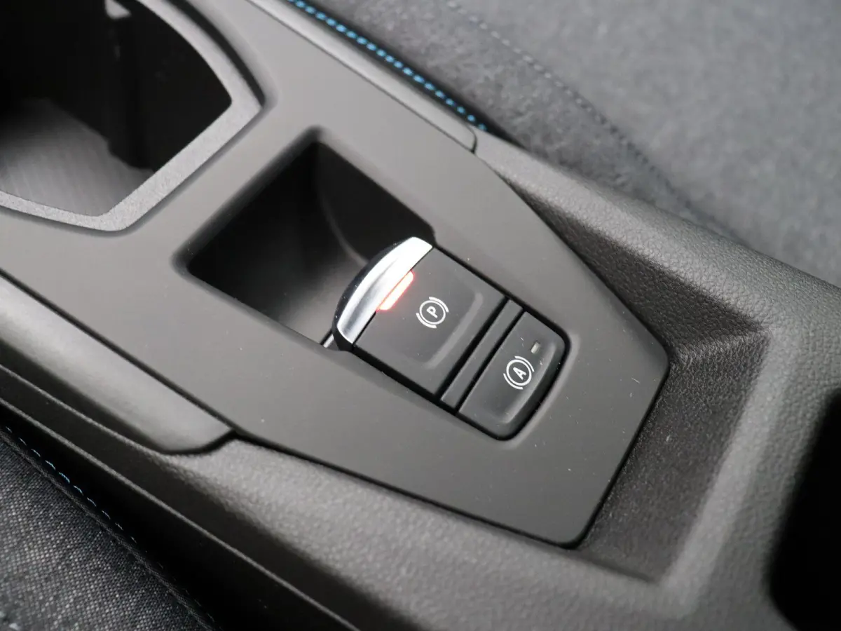 Hybrid 160pk evolution | Vijf jaar garantie | All season banden | Adaptieve cruise control | Apple carplay / Android auto |