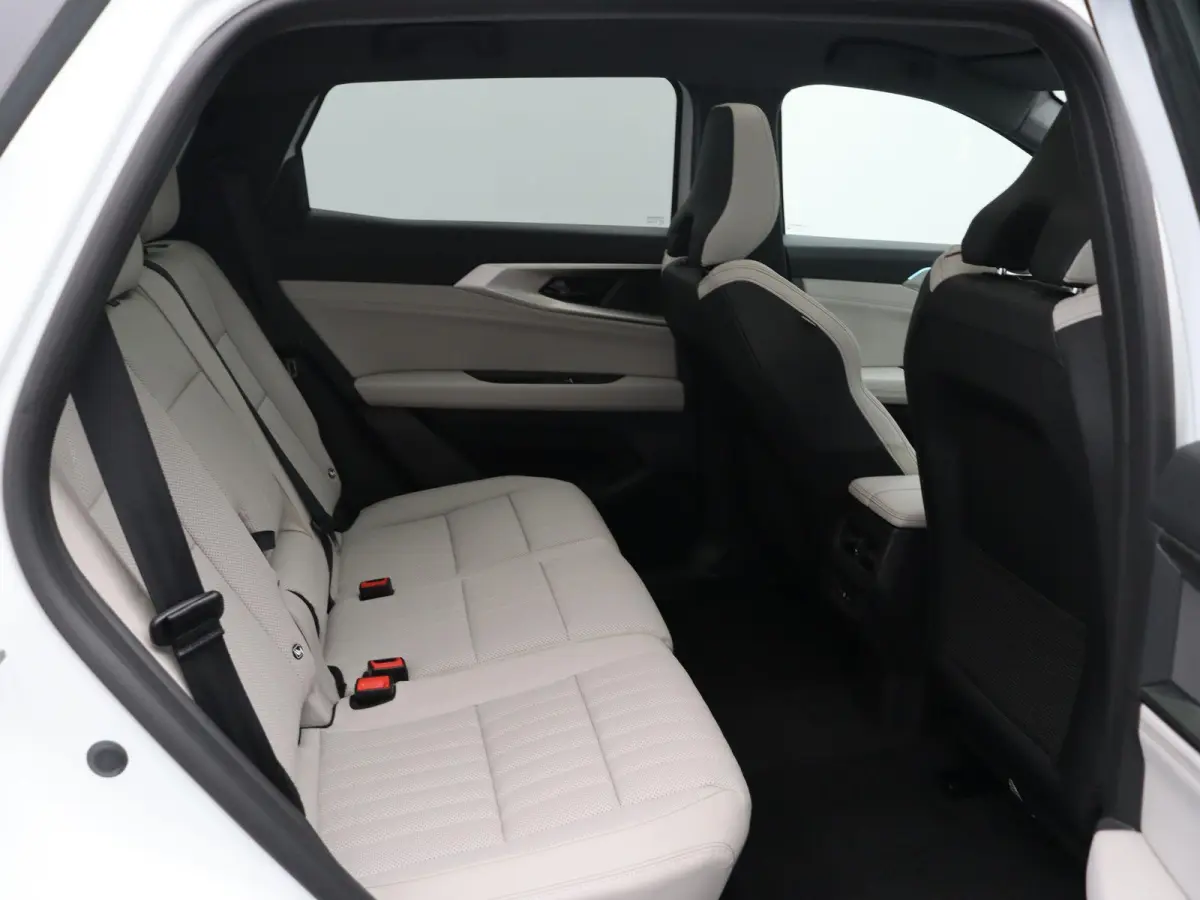 E-Tech full hybrid 200 iconic 7p. | Vijf jaar garantie | Harman Kardon | Panoramisch dak | HUD | Voorruitverwarming |