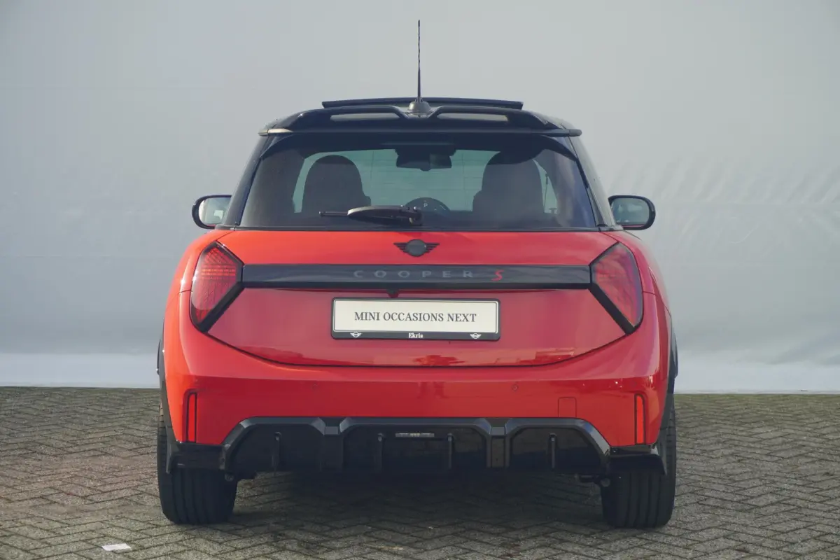 Cooper S John Cooper Works | Pakket XL | Harman Kardon | Memorystoelen | Driving Assistant Plus | Stoel & Stuurverwaming