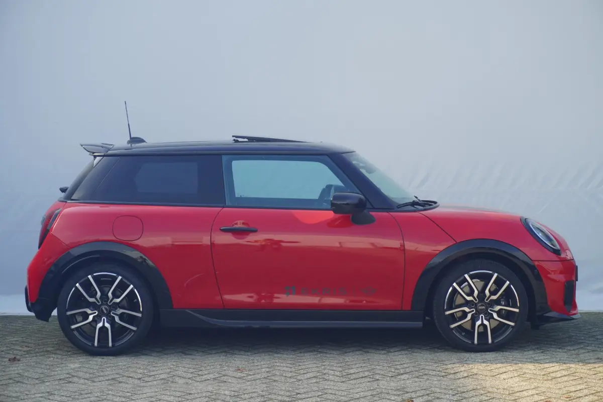 Cooper S John Cooper Works | Pakket XL | Harman Kardon | Memorystoelen | Driving Assistant Plus | Stoel & Stuurverwaming