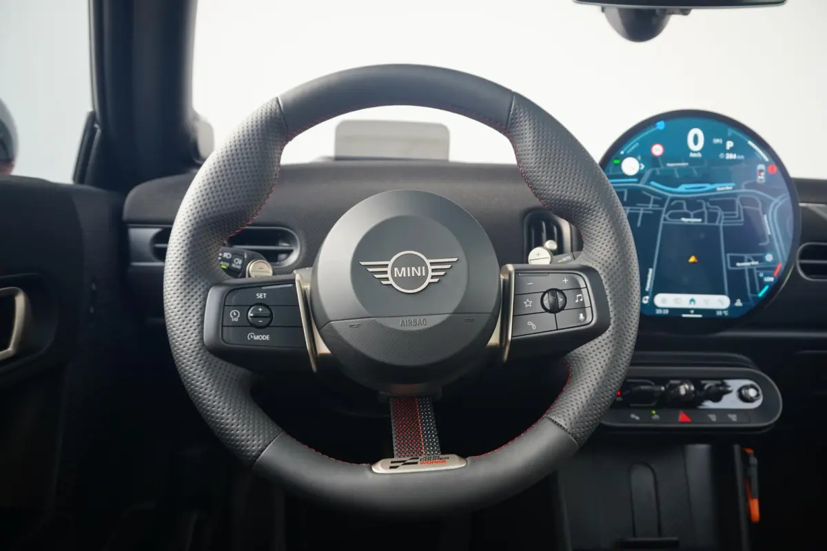 Cooper S John Cooper Works | Pakket XL | Harman Kardon | Memorystoelen | Driving Assistant Plus | Stoel & Stuurverwaming
