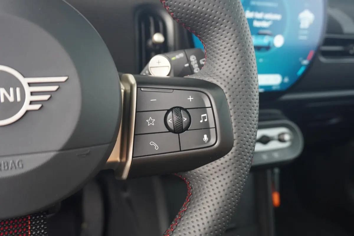 Cooper S John Cooper Works | Pakket XL | Harman Kardon | Memorystoelen | Driving Assistant Plus | Stoel & Stuurverwaming