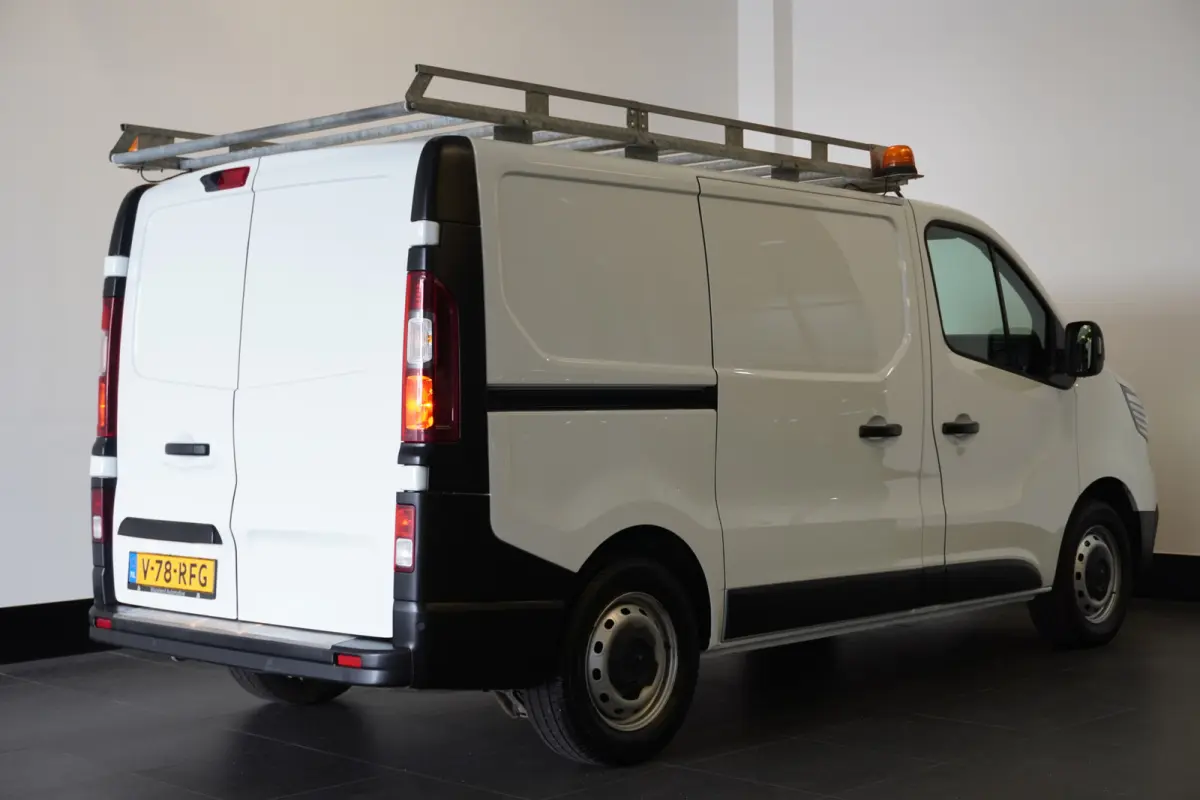 2.0 dCi 130PK EURO 6 - Airco - Navi - Cruise - €16.900,- Excl.