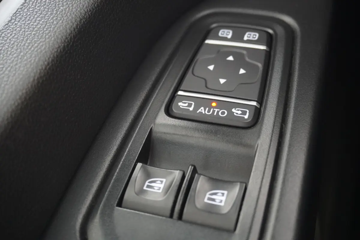 2.0 dCi 130PK EURO 6 - Airco - Navi - Cruise - €16.900,- Excl.