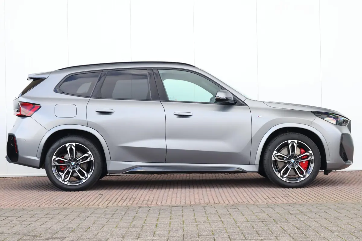 xDrive25e | SoH 100% | Sport Pakket Pro | Stuur & Stoelverwarming | Comforttoegang | PDC | Harman Kardon | 19'' LM |