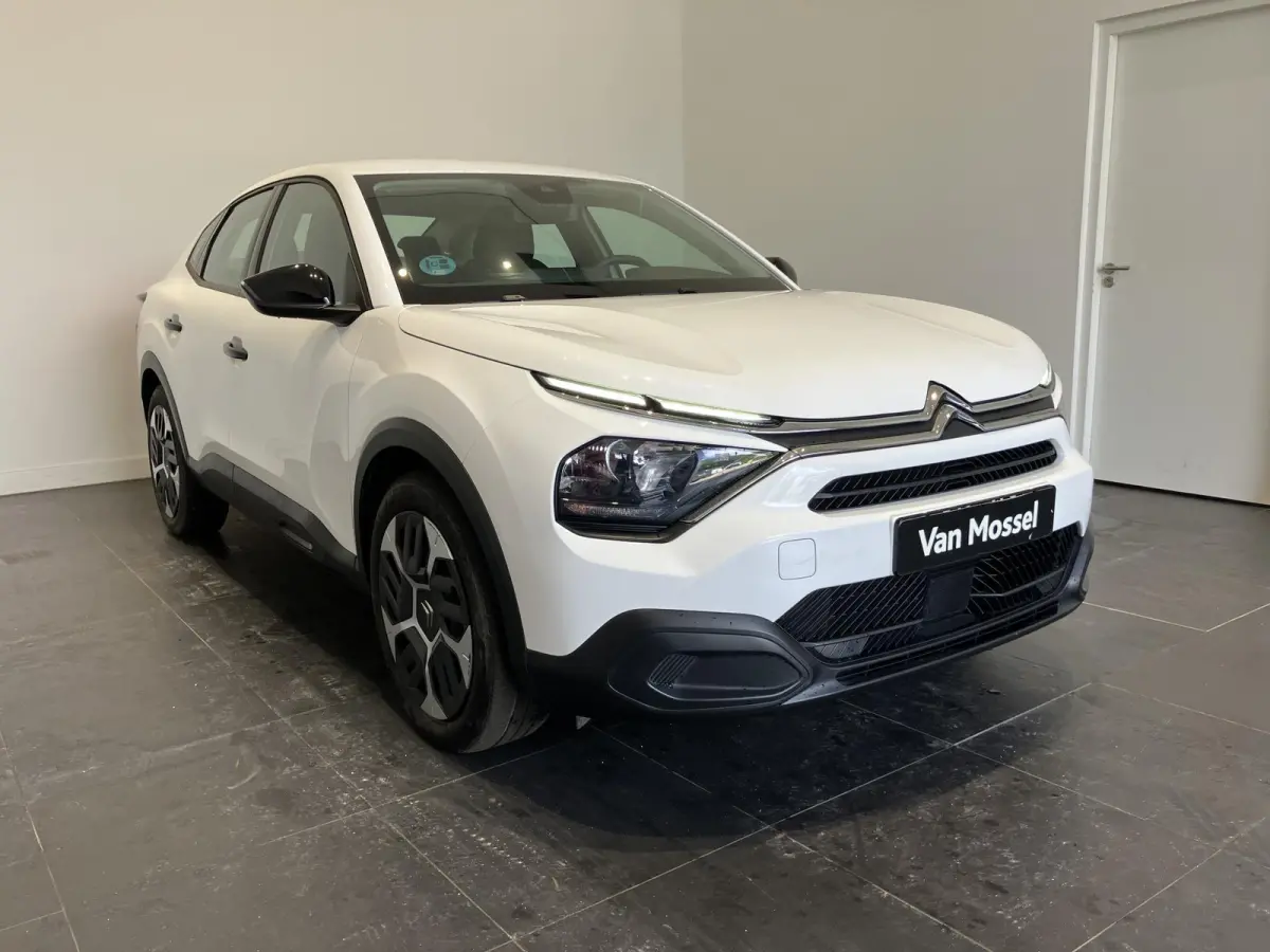 l Parkeersensoren l Apple carplay & Android auto l Airco l Climate Control