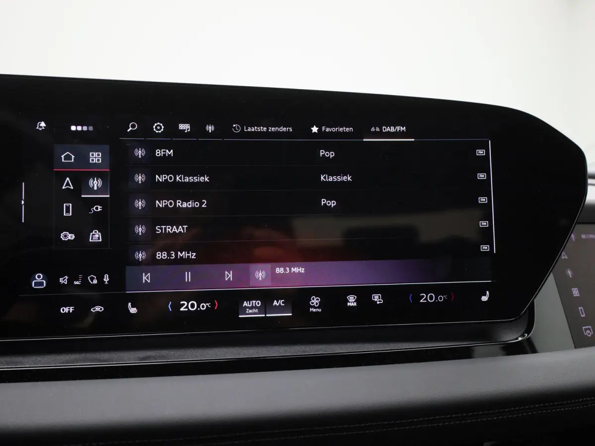 edition 83 kWh | Demo | S-line | Automaat | 360 Camera | Stoelverwarming | Elektrische stoelen | Leder | Lichtmetalen velgen zwart |