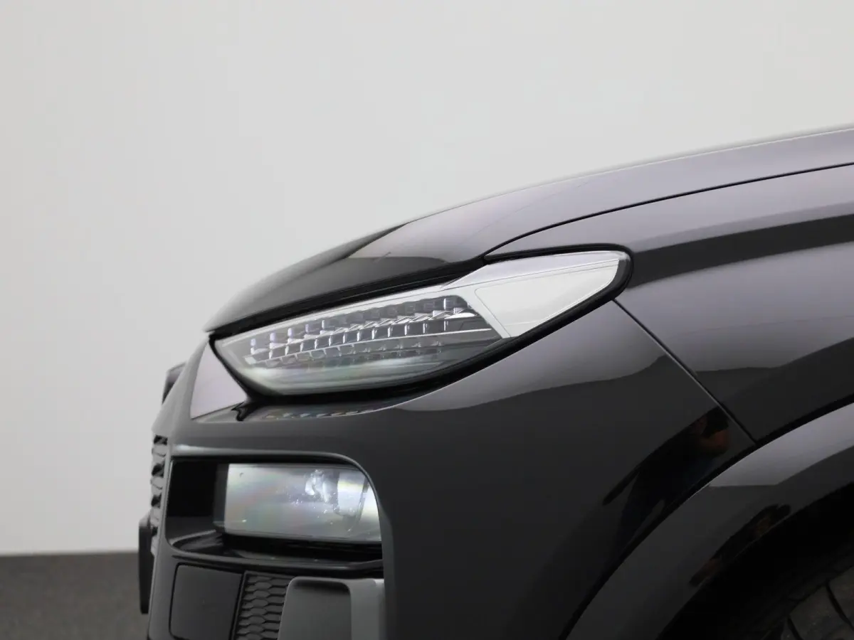 edition 83 kWh | Demo | S-line | Automaat | 360 Camera | Stoelverwarming | Elektrische stoelen | Leder | Lichtmetalen velgen zwart |