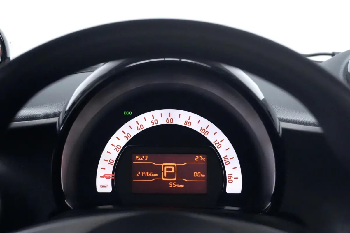 EQ Comfort EQ Comfort | SOH 92,2 % | CarPlay | Cruise | Pdc | Climate | Led | Dealer onderhouden |