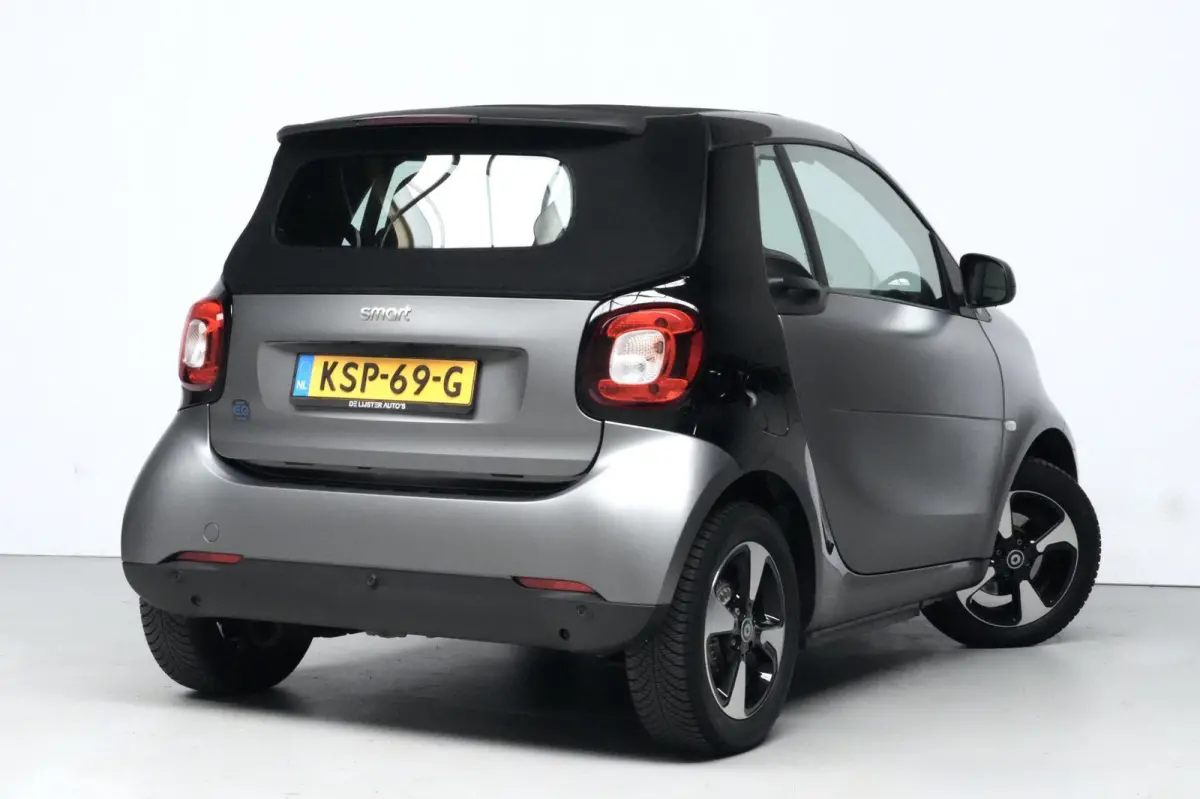 EQ Comfort EQ Comfort | SOH 92,2 % | CarPlay | Cruise | Pdc | Climate | Led | Dealer onderhouden |