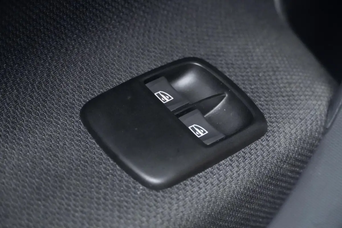 EQ Comfort EQ Comfort | SOH 92,2 % | CarPlay | Cruise | Pdc | Climate | Led | Dealer onderhouden |