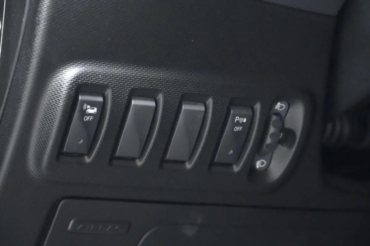 EQ Comfort EQ Comfort | SOH 92,2 % | CarPlay | Cruise | Pdc | Climate | Led | Dealer onderhouden |