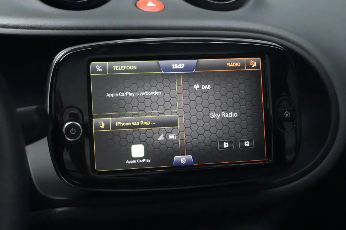 EQ Comfort EQ Comfort | SOH 92,2 % | CarPlay | Cruise | Pdc | Climate | Led | Dealer onderhouden |