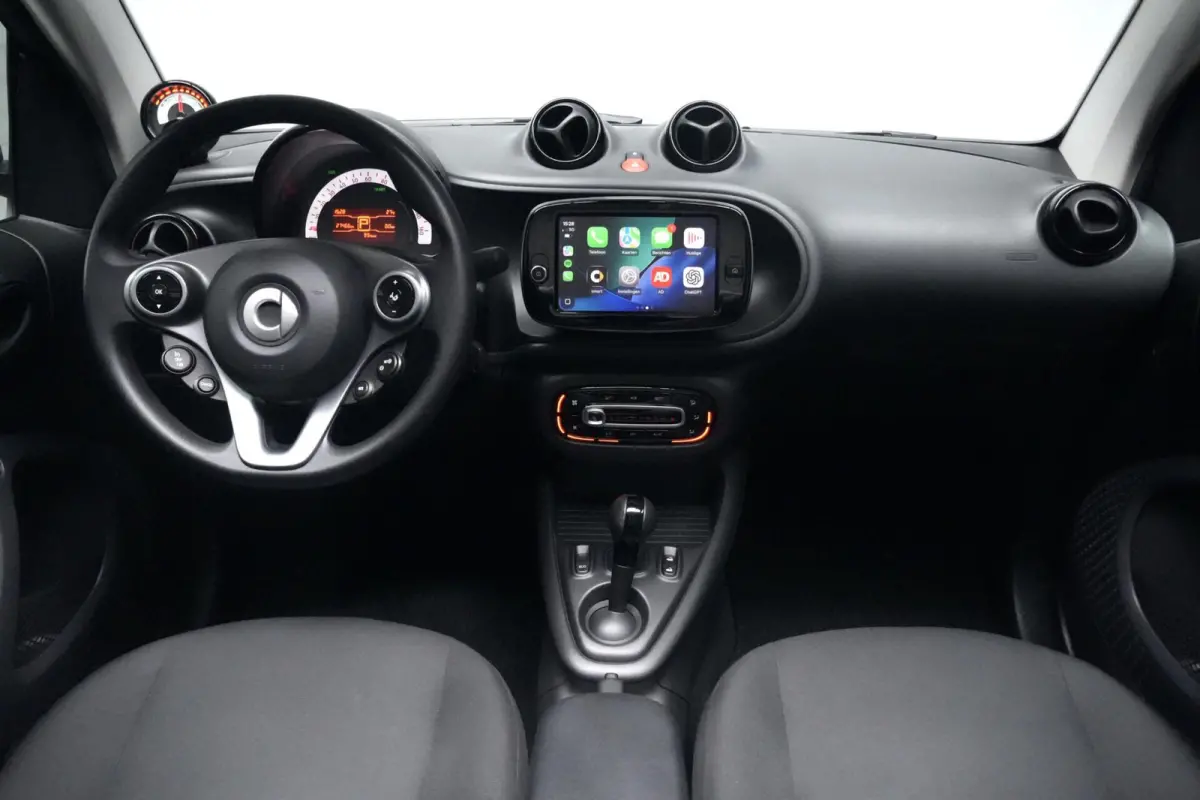 EQ Comfort EQ Comfort | SOH 92,2 % | CarPlay | Cruise | Pdc | Climate | Led | Dealer onderhouden |