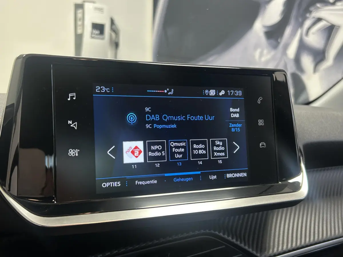 1.2 PureTech Active Pack | Navigatie | Parkeersensoren |  Apple Carplay/Android Auto