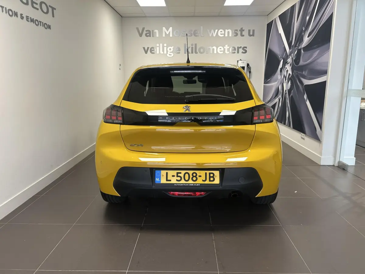 1.2 PureTech Active Pack | Navigatie | Parkeersensoren |  Apple Carplay/Android Auto