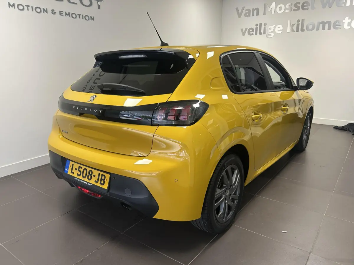 1.2 PureTech Active Pack | Navigatie | Parkeersensoren |  Apple Carplay/Android Auto