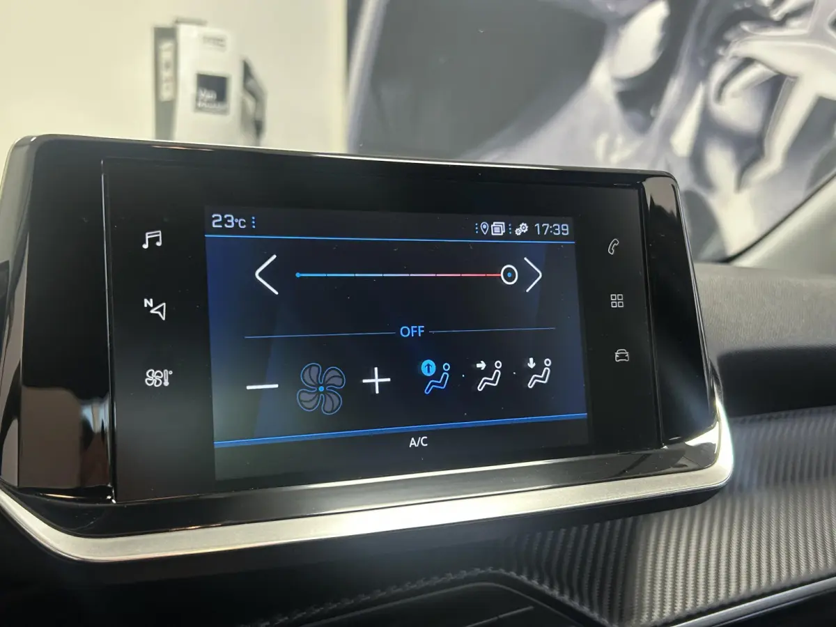 1.2 PureTech Active Pack | Navigatie | Parkeersensoren |  Apple Carplay/Android Auto