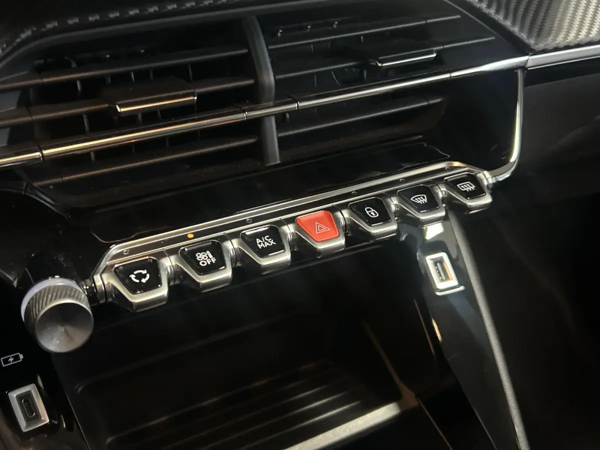 1.2 PureTech Active Pack | Navigatie | Parkeersensoren |  Apple Carplay/Android Auto